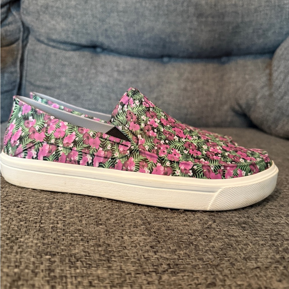Like New Crocs Citilane Roka Graphic Slip-Ons in Floral - Picture 3 of 9
